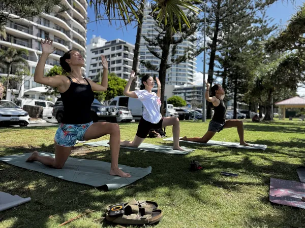 Recepción, clases, surf y yoga en BHLC Coolangatta