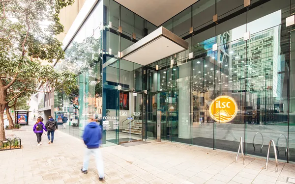 Entrada de ILSC Perth en St Georges Terrace