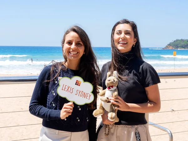 Estudiantes, clases, actividades y zonas comunes de las escuelas de Lexis English
