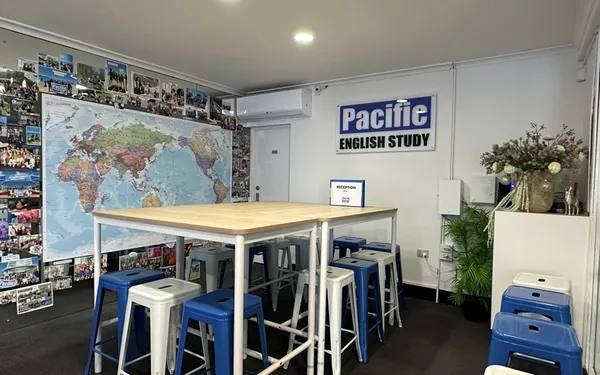 Sala de estudiantes de Pacific English