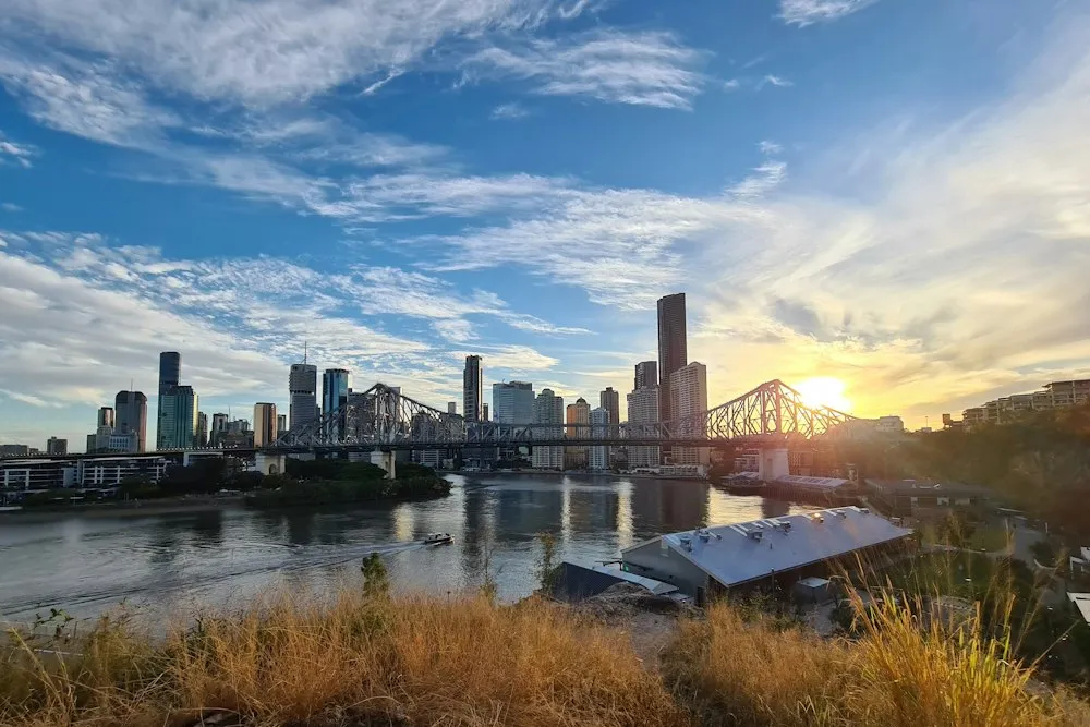 Brisbane y el Story Bridge junto al río