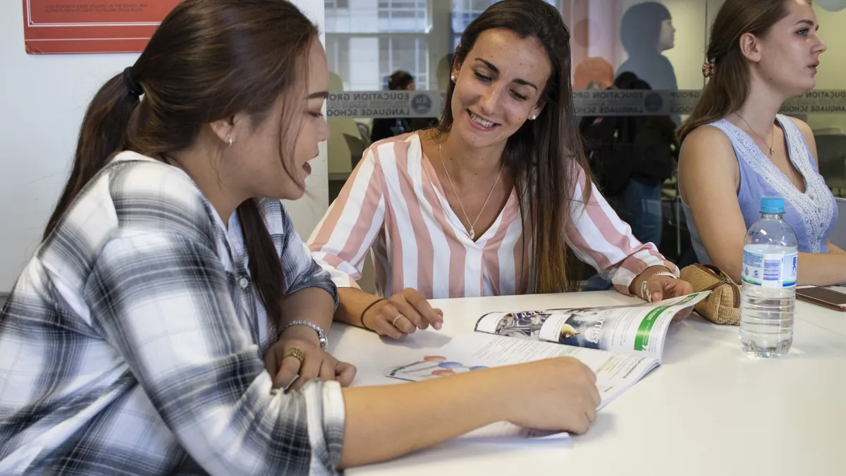 Estudiantes de ILSC Sydney en clase