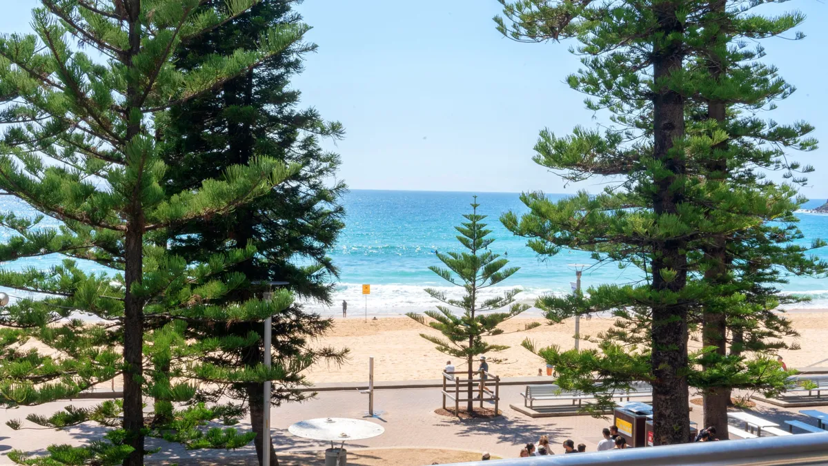 Playa de Manly desde la escuela Lexis
