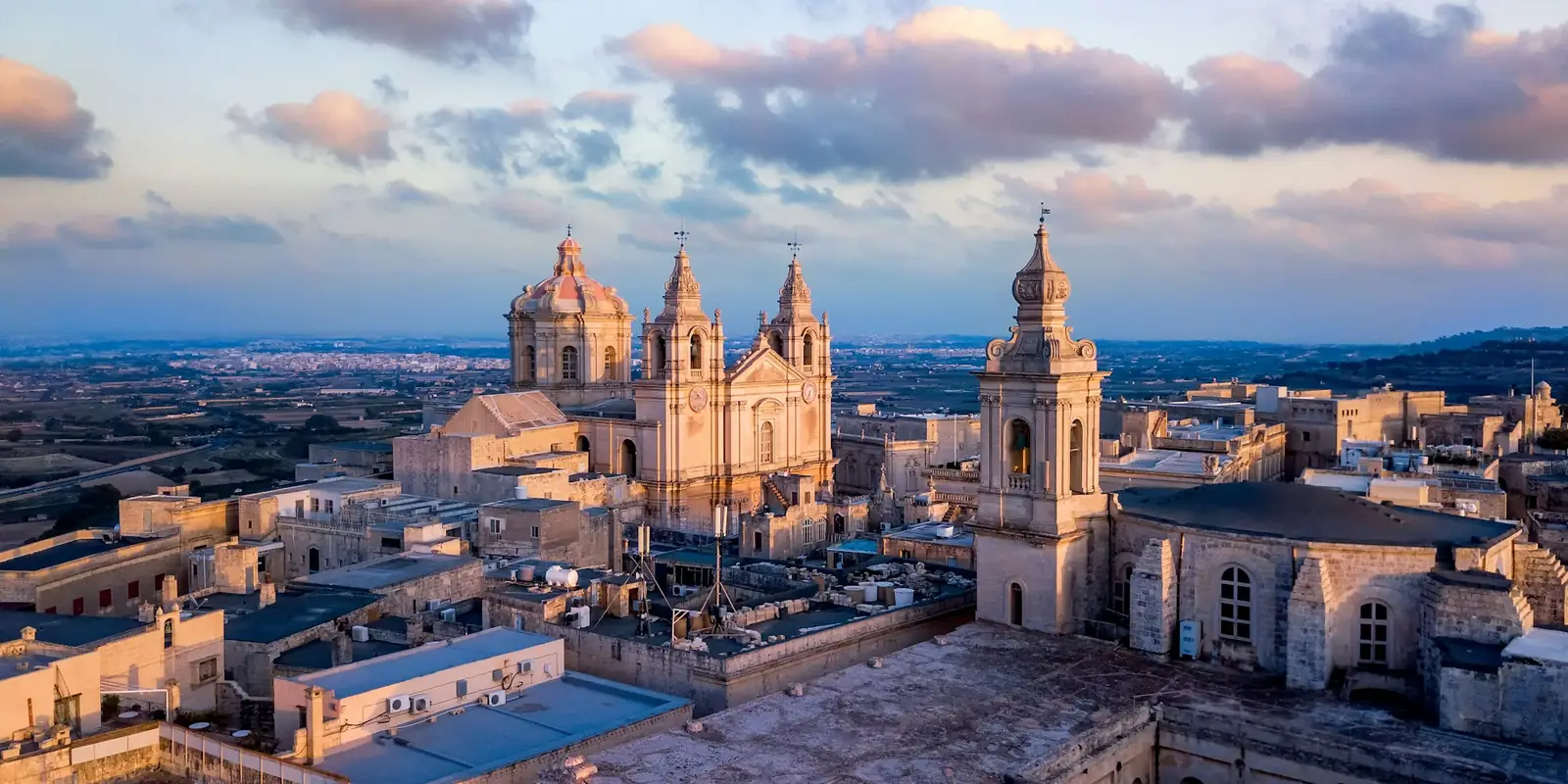 La catedral de Mdina al atardecer, en el centro de Malta