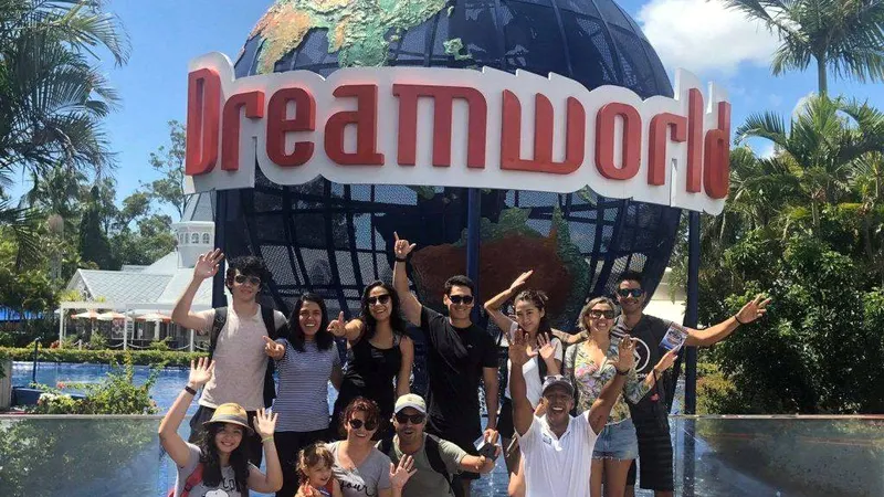 Estudiantes de Pacific English en una excursión a Dreamworld